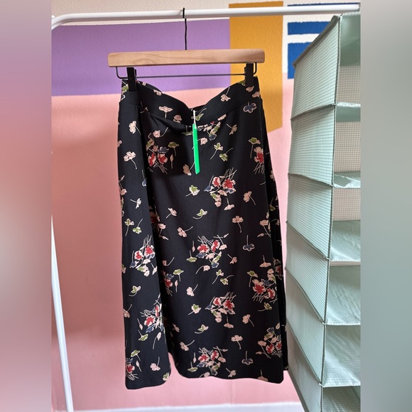 BRAND NEW FIT & FLARE MIDI SKIRT - Picture 1 of 3